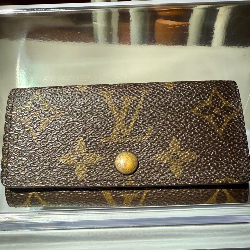Louis Vuitton Monogram‎ Canvas 4 Key Holder Wallet 🗝️✨